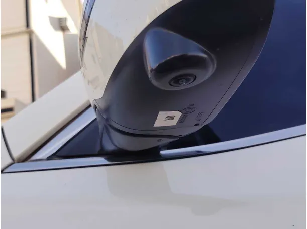 Car image 32