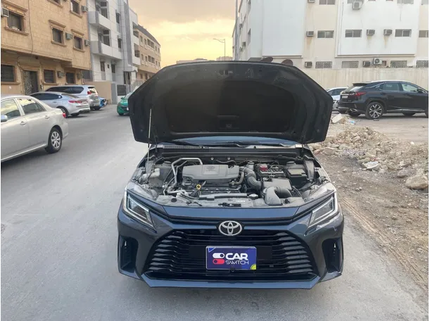 Car image 25