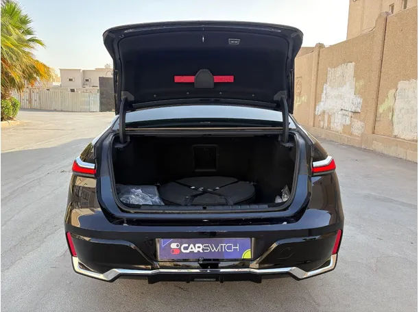 Car image 25