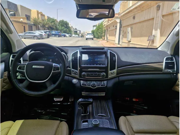 Car image 17