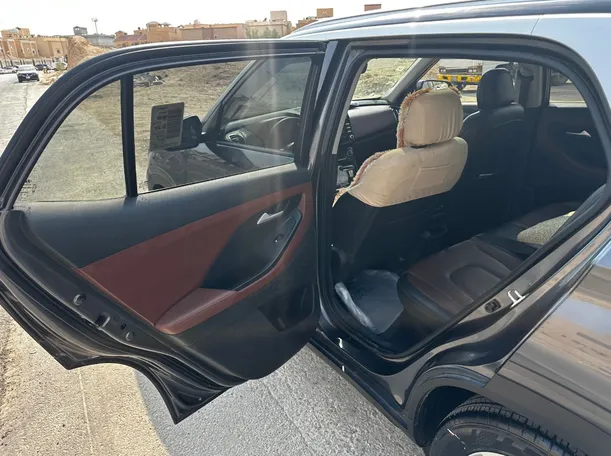 Car image 13