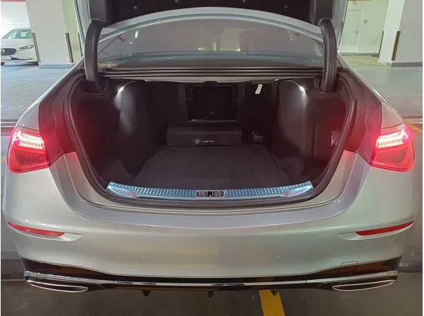 Car image 20