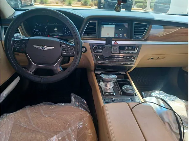 Car image 16