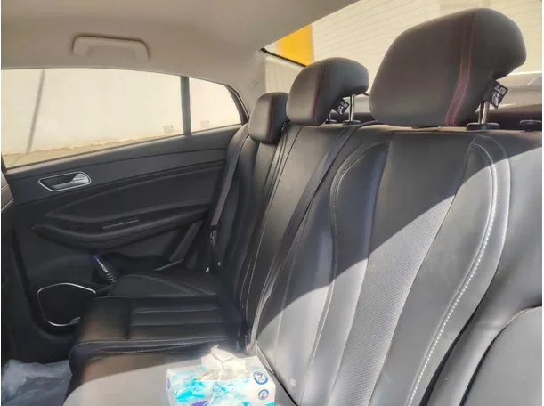 Car image 18
