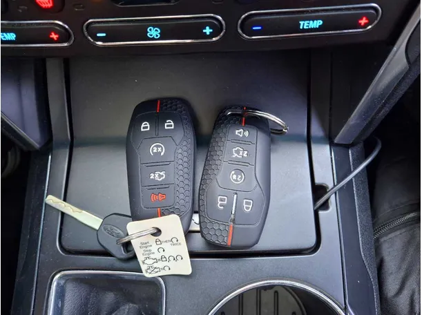 Car image 20