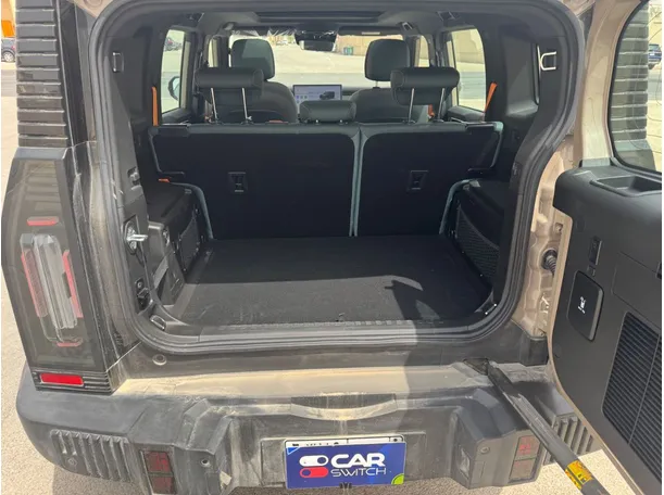 Car image 18