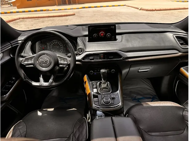 Car image 16