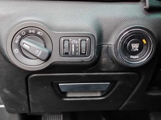 Car image 33