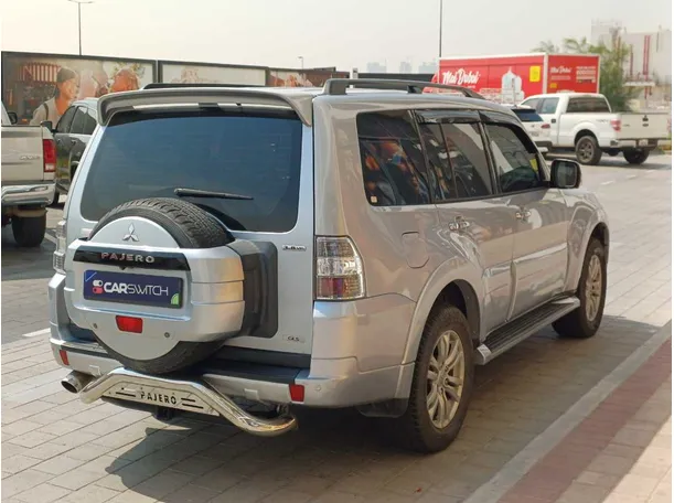 Car image 5