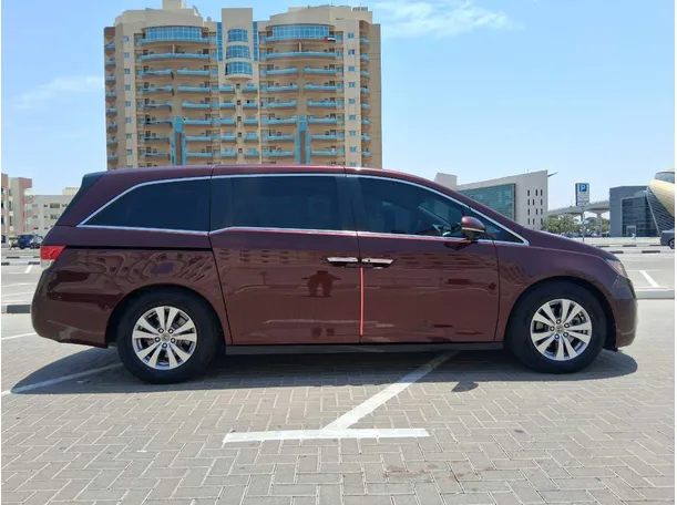 Car image 8