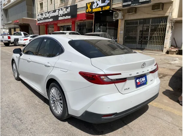 Car image 7