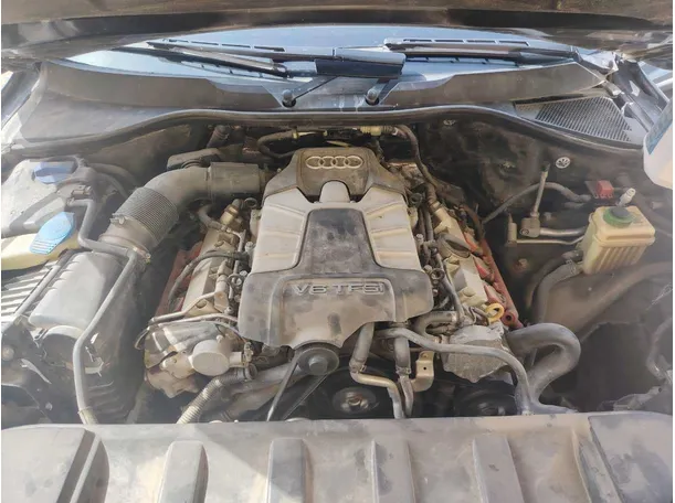 Car image 32