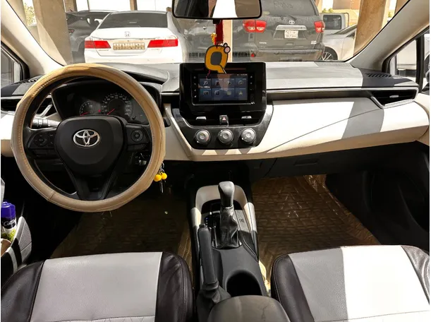Car image 16