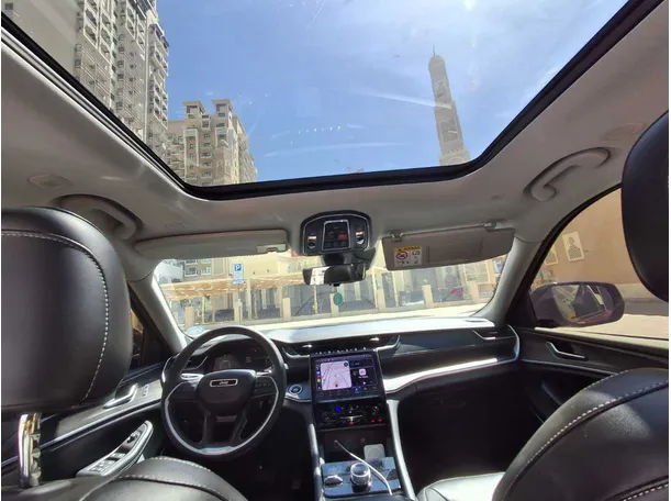 Car image 13