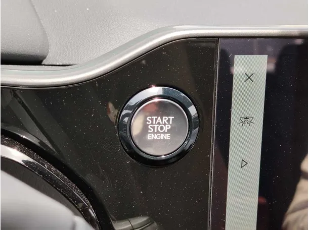 Car image 33