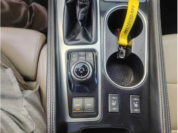 Car image 23