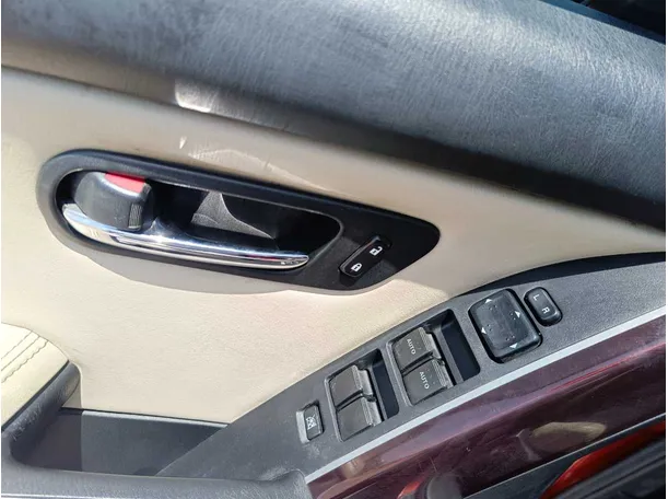 Car image 32