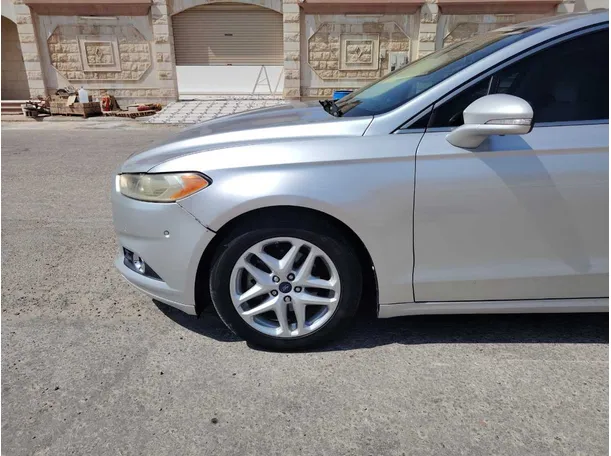 Car image 8