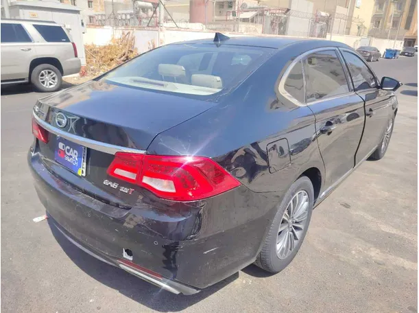 Car image 5