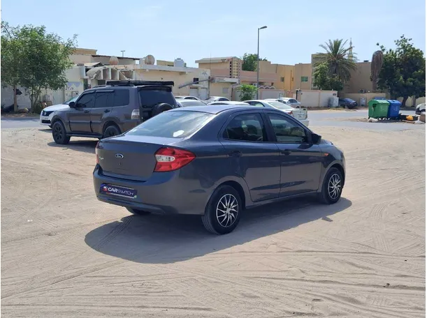 Car image 5