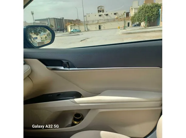 Car image 29