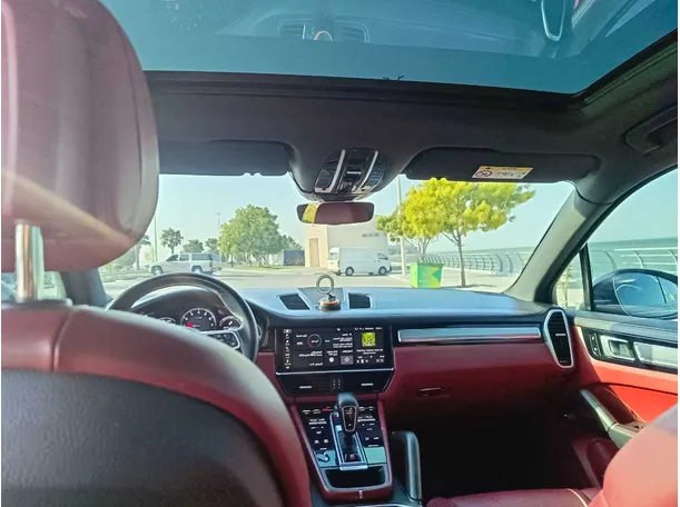 Car image 22