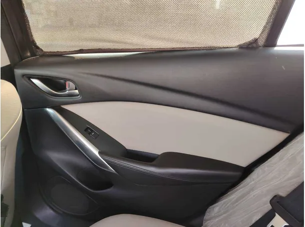 Car image 40