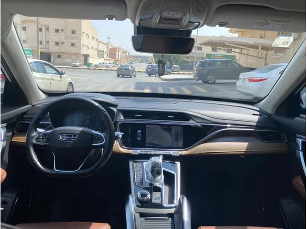Car image 17
