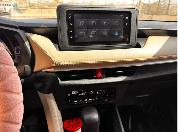 Car image 19
