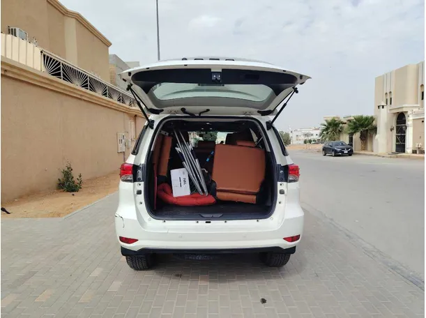 Car image 23