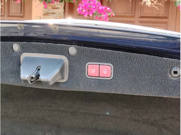 Car image 36