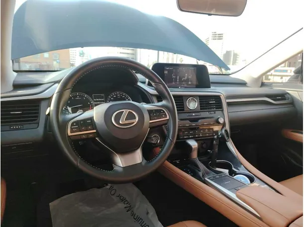 Car image 25