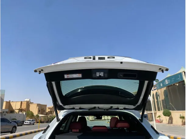 Car image 21