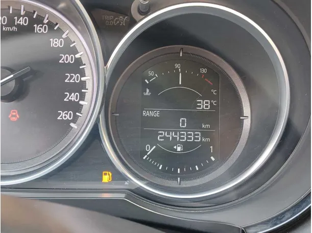Car image 18
