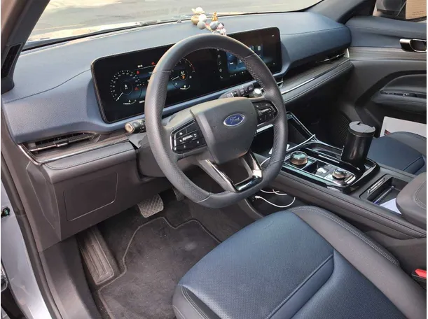 Car image 11