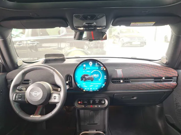 Car image 10