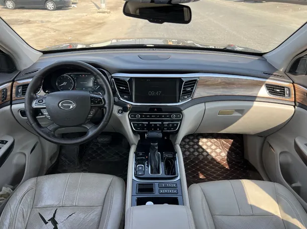 Car image 15