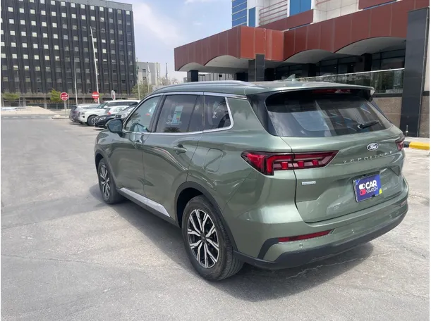 Car image 7