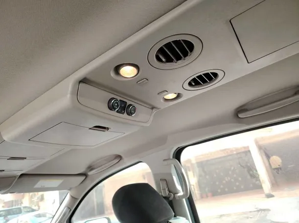 Car image 40
