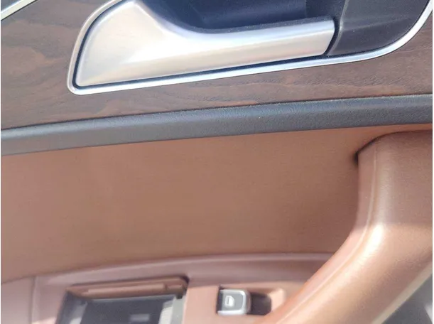 Car image 29