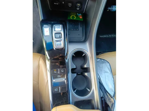 Car image 23
