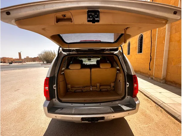 Car image 20