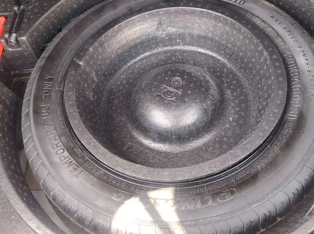 Car image 27