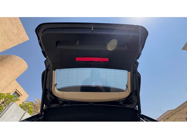Car image 25