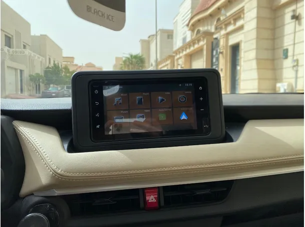 Car image 15