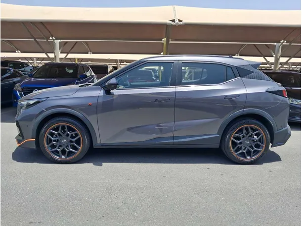 Car image 8