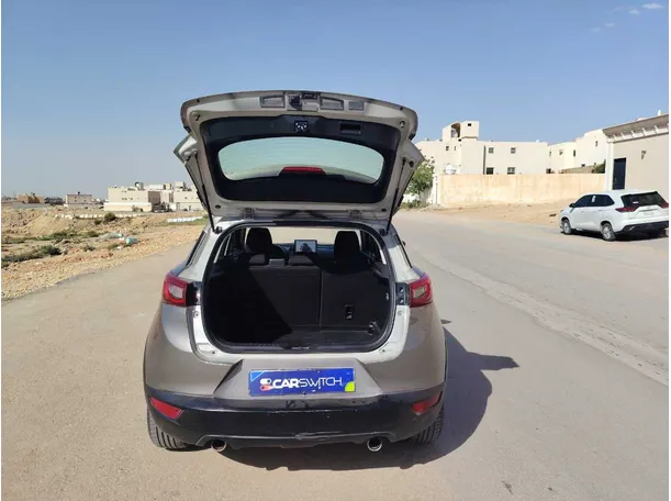 Car image 26