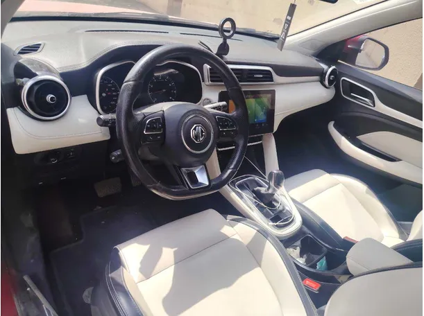 Car image 13