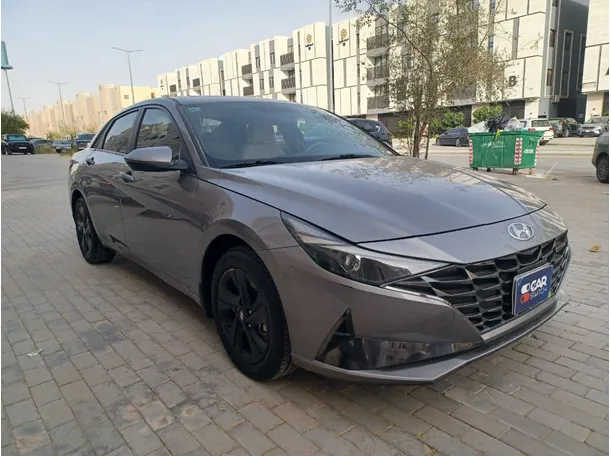 Car image 4