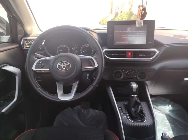 Car image 21